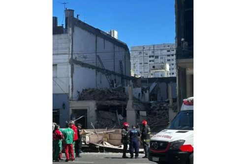 Un obrero herido por el derrumbe de una obra en proceso de demolición