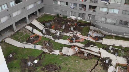 Derrumbe en un complejo de viviendas en Parque Patricios: 300 familias evacuadas