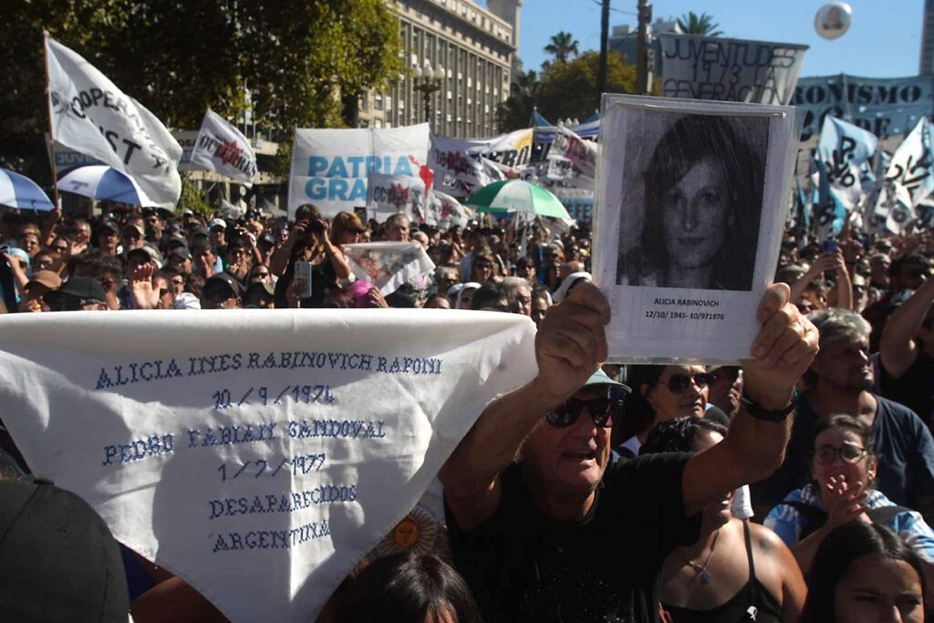 Son sin cuenta: crónica de una multitud que no va a desaparecer