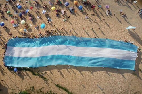 “Argentina sangra por las barrancas del río Paraná”, una cartografía del despojo en clave documental