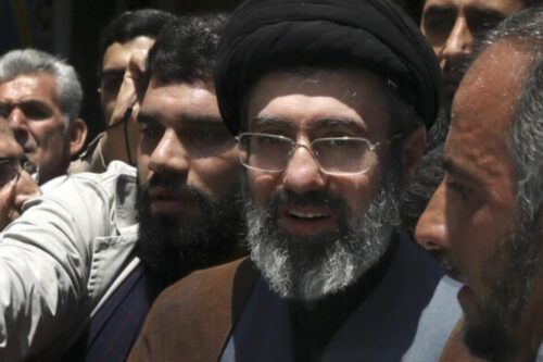 Sin pruebas documentales, Estados Unidos afirma que el líder supremo de Irán está «herido, desfigurado y escondido»