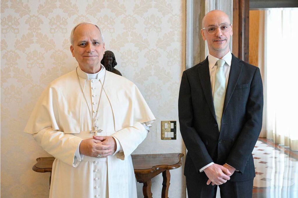 El Papa se interesó por las víctimas del Opus Dei de Argentina 1 El Papa se interesó por las víctimas del Opus Dei de Argentina