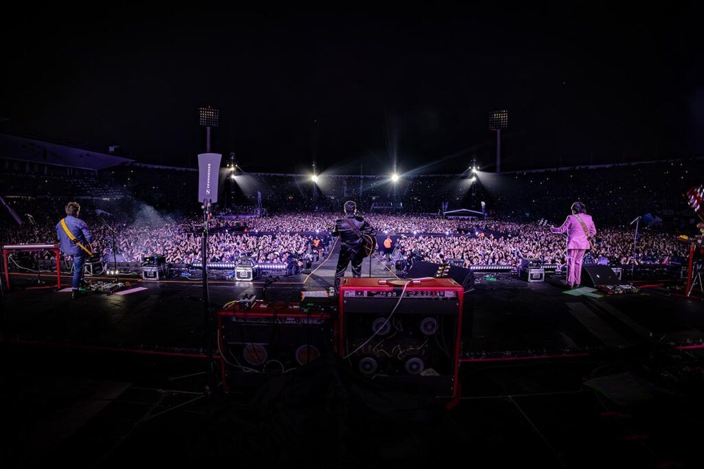 La sorprendente historia de Los Bunkers, la banda chilena que volvió cuando sus canciones tomaron las calles