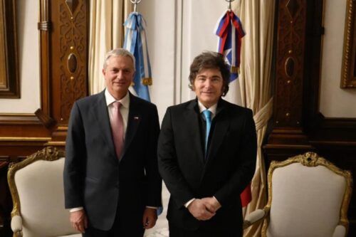 Milei asiste a la asunción de Kast en Chile para sellar su alianza con otro gobierno de ultraderecha