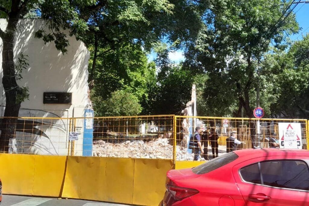 La Ciudad demolió el muro de un exinstituto de menores que está en proceso legislativo para cederlo al Club All Boys