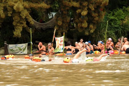 La primera gran nadada colectiva del Delta: 200 brazos contra 44 pies