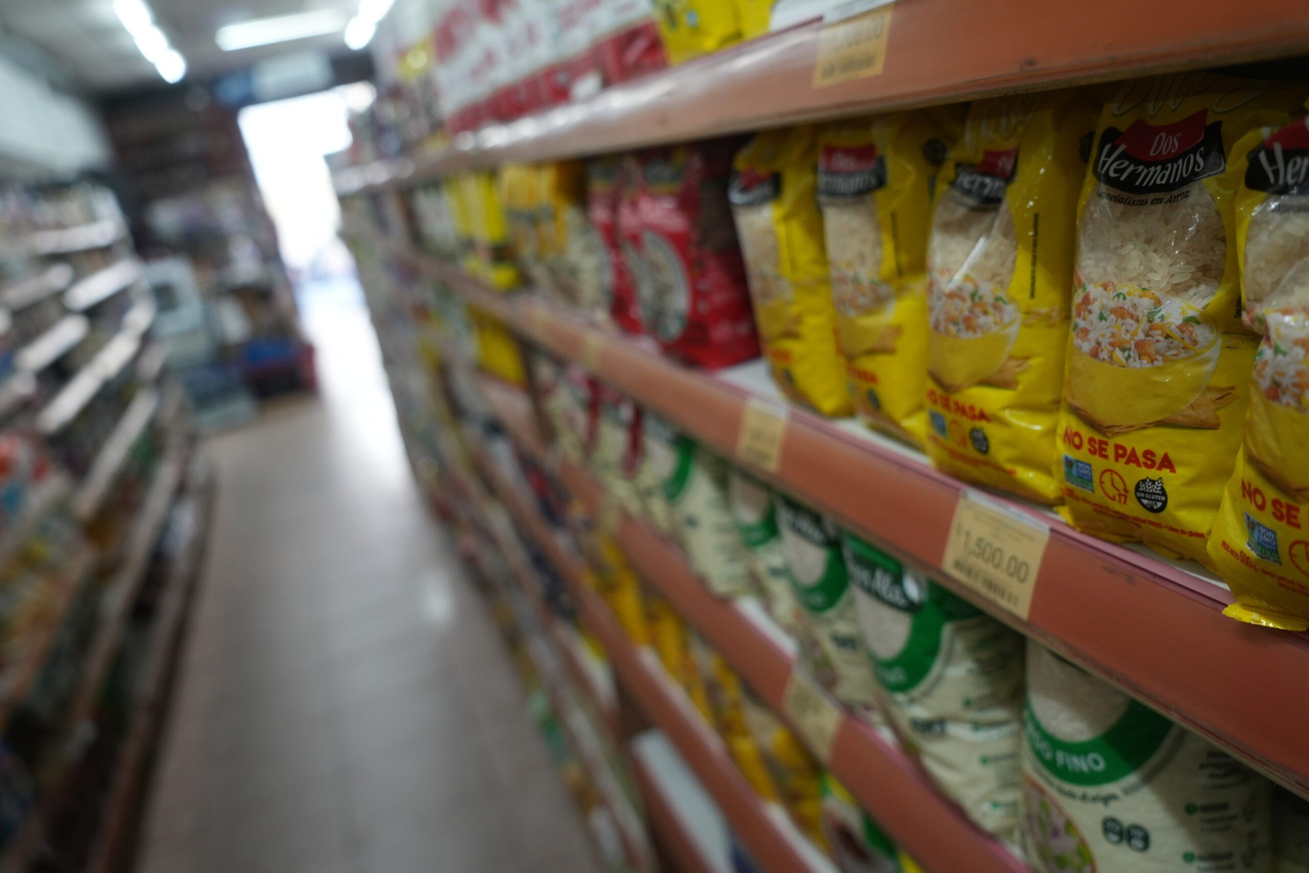 La venta minorista cayó 3,2% en abril y la situación empeoró para el 40% de las pymes