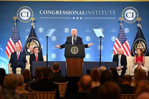 Trump reprende a Israel por haber «arremetido violentamente» contra el complejo de gas de South Pars