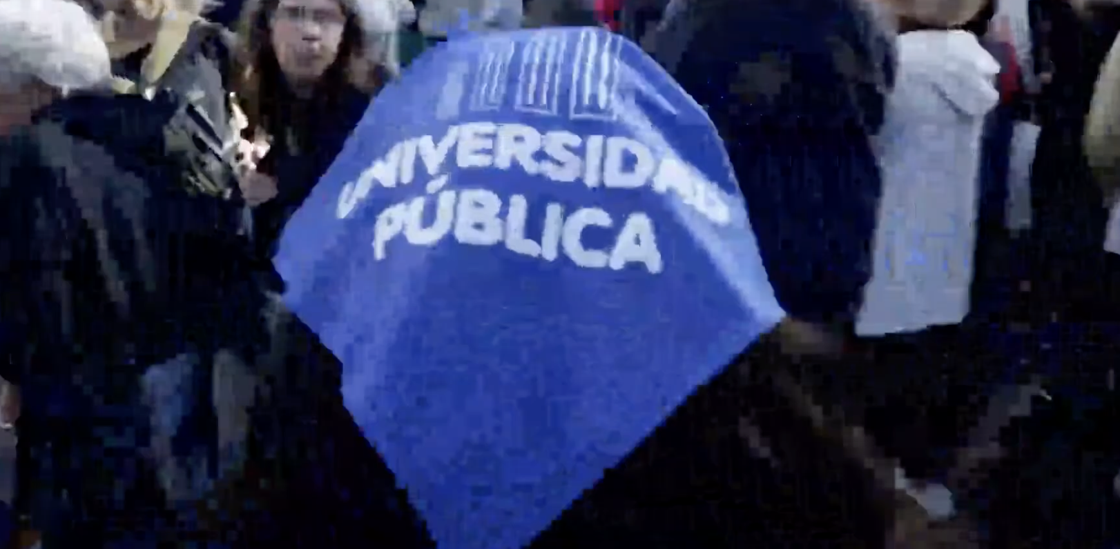 Tapa de Tiempo Argentino del 17 de octubre de 2024 — cobertura de tomas estudiantiles y el estudiantazo universitario