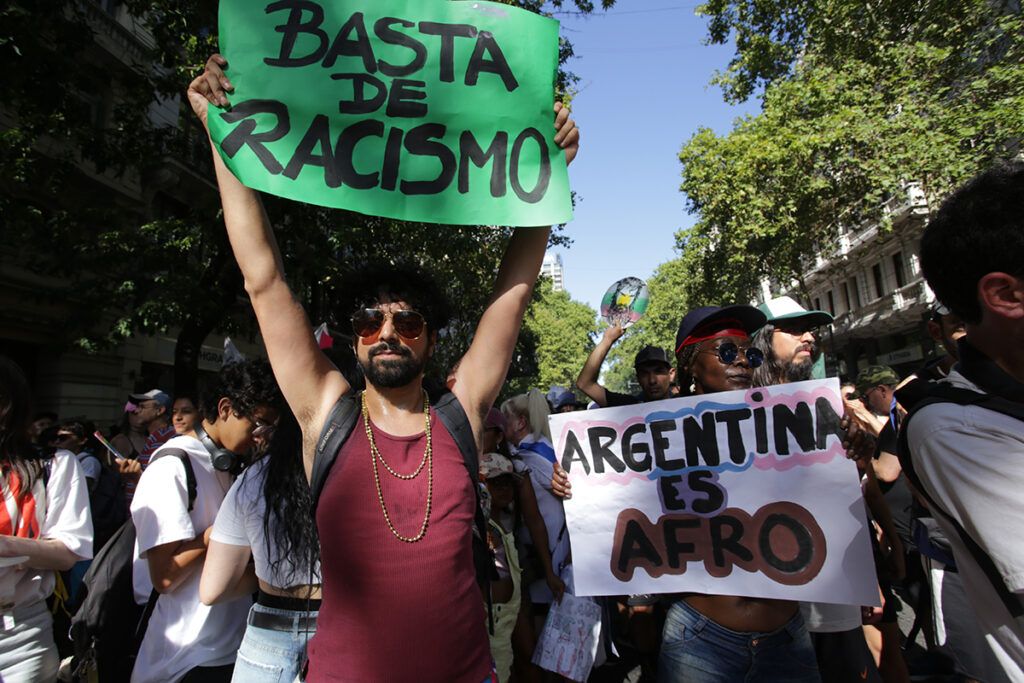 Ser migrante en la Argentina de Milei