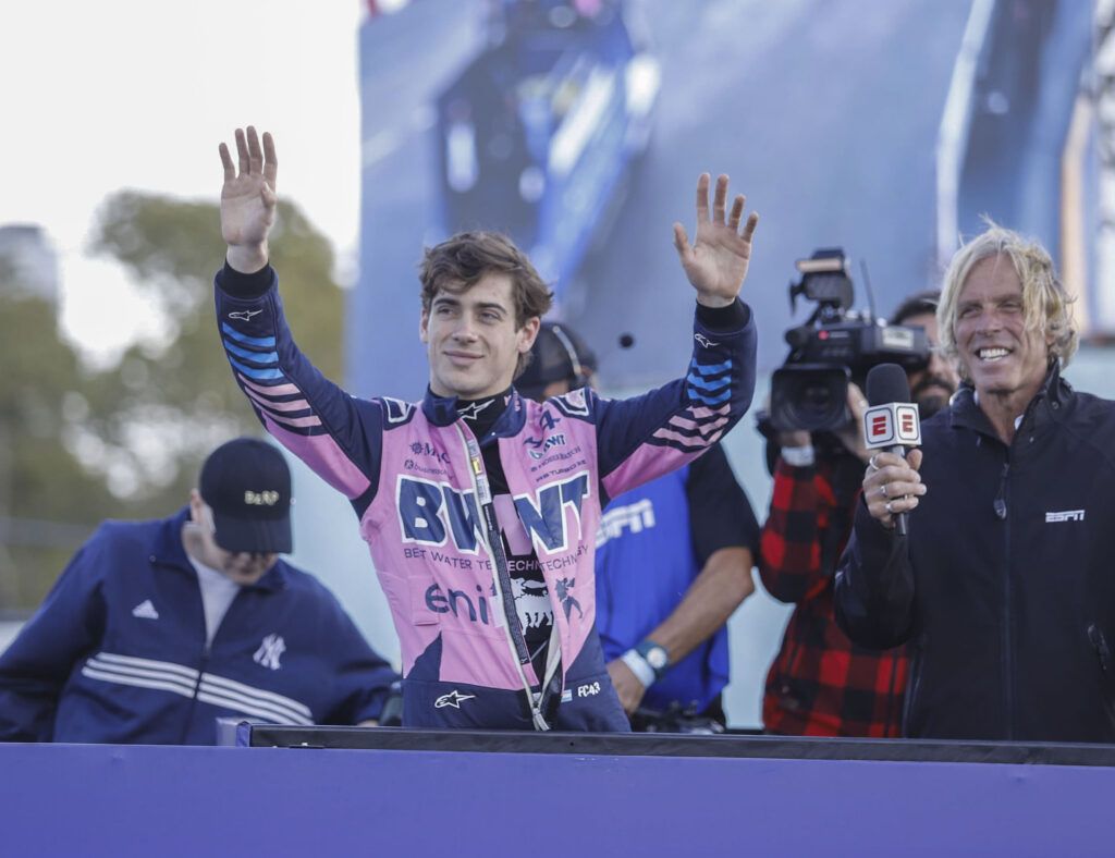 El talento y el carisma de Colapinto atrajeron a más de medio millón de personas en las calles de Buenos Aires