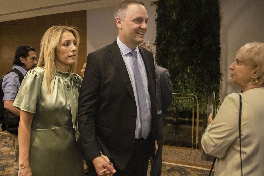 Adorni: investigan la evolución de su capital los últimos dos años