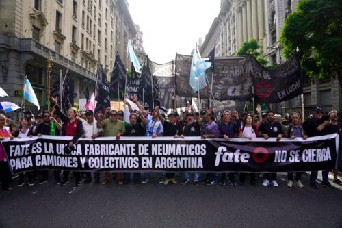 Fate: embargo millonario a la empresa y marcha de trabajadores por el empleo y los salarios
