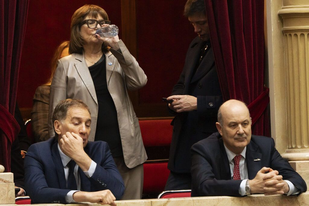 Los Milei creen que es tarde para deshacerse de Adorni y solo piensan en reducir daños 5 Los Milei creen que es tarde para deshacerse de Adorni y solo piensan en reducir daños