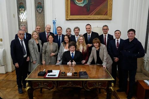 El factor Adorni domina la agenda: Milei convoca a su Gabinete tras la gira por EE UU y el ruido judicial
