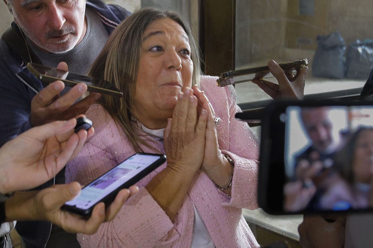 Declaró la escribana y dijo que Adorni pagó 30 mil dólares en una vez y los 200.000 restantes a lo largo de un año y sin interés