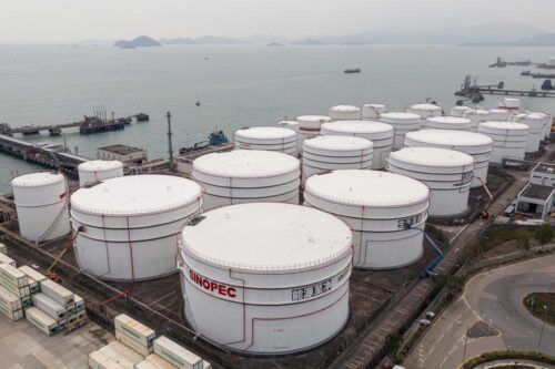 El barril de petróleo se dispara a 126 dólares por la guerra con Irán