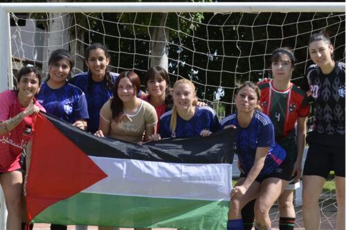 Gaza FC, el equipo que muestra la bandera de Palestina en los torneos de futsal del Conurbano
