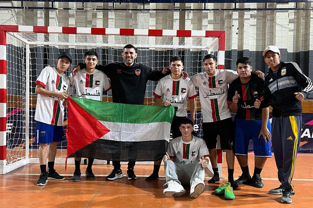 Gaza FC, el equipo que muestra la bandera de Palestina en los torneos de futsal del Conurbano