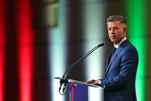 Péter Magyar, un derechoso distinto a Orbán, pero no tanto