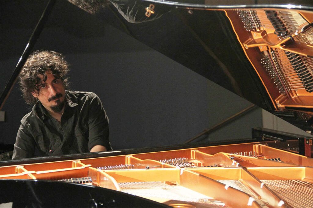 Ping pong con Julián Peralta: "D'Arienzo es lo más rockero que hay"