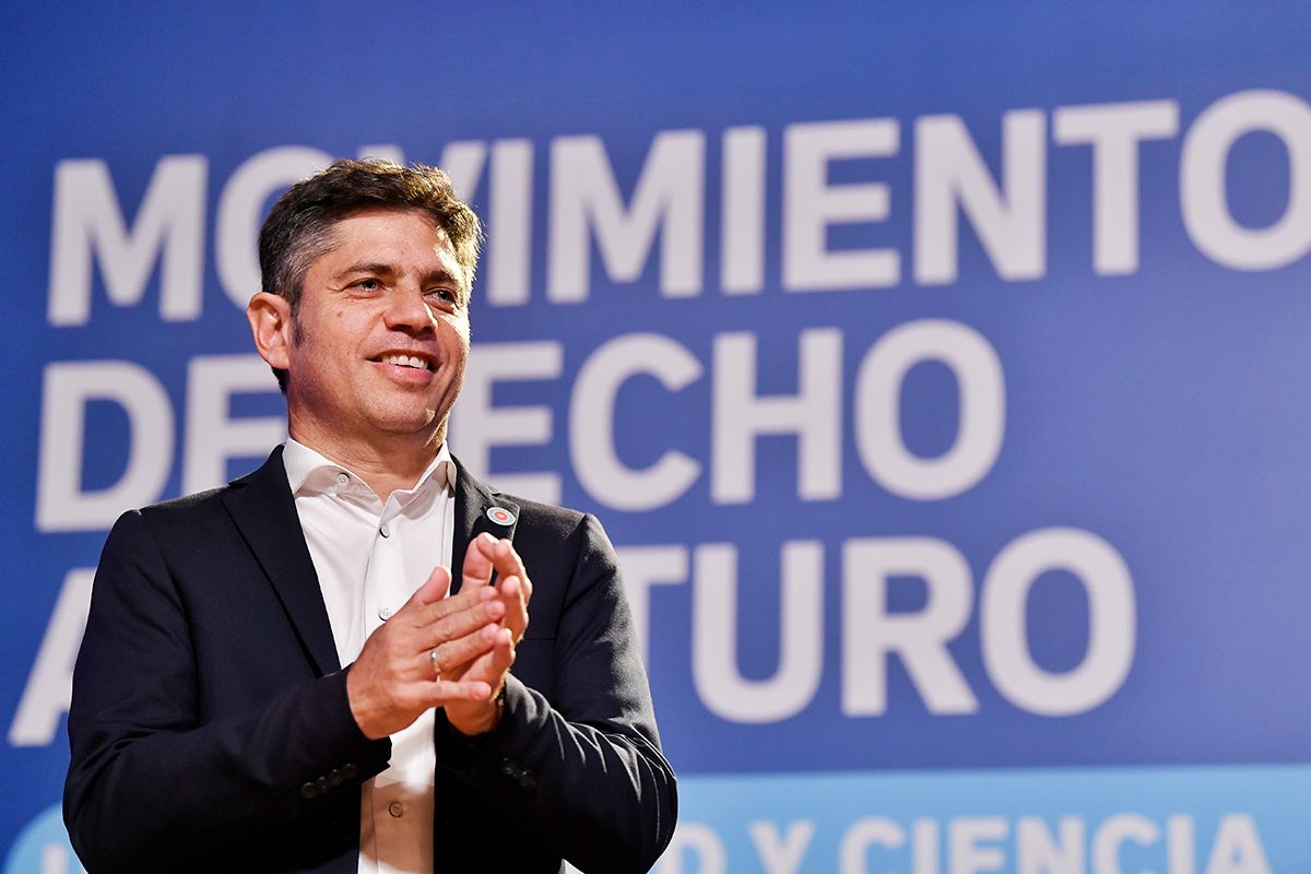 Kicillof lanzó su movimiento en la UBA, dijo que Milei «lleva a la disolución nacional» y pidió «no perder tiempo en internas»