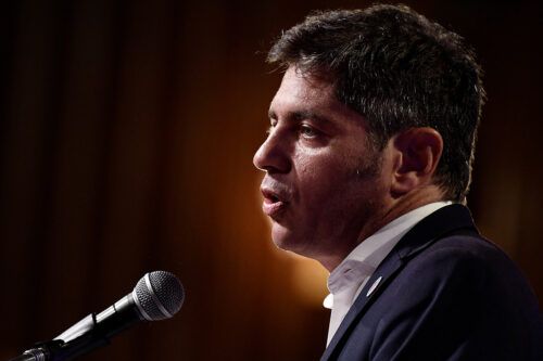 Kicillof viaja a España para captar inversiones y reforzar su perfil anti Milei en una cumbre internacional
