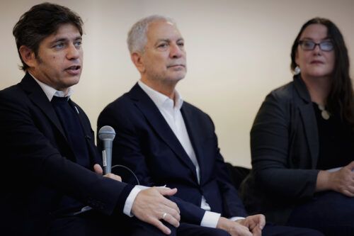 Kicillof activa el armado universitario de su espacio político en plena tensión con Milei