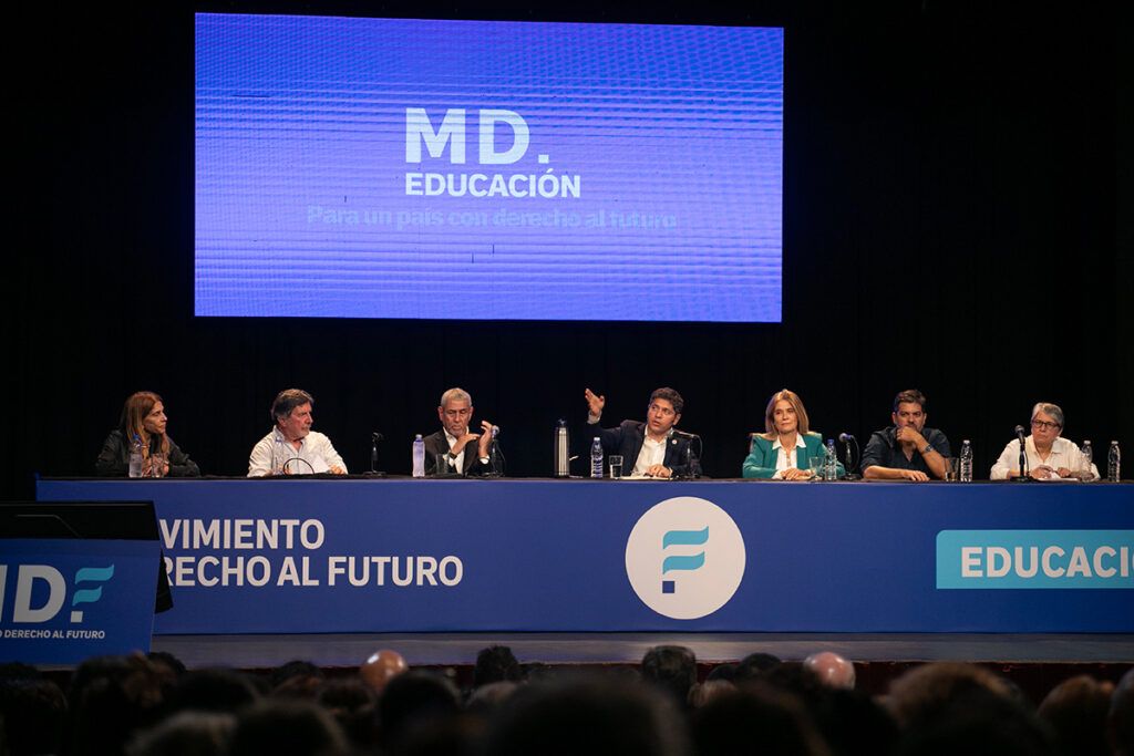Kicillof lanzó el MDF Educación en Avellaneda: "Falta poco para que se termine esta pesadilla"