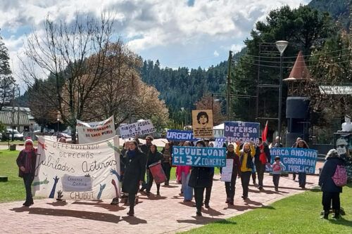 Un colectivo de jubilados y personas mayores lidera el reclamo por los incendios forestales de Chubut