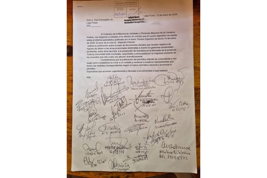 Un colectivo de jubilados y personas mayores lidera el reclamo por los incendios forestales de Chubut