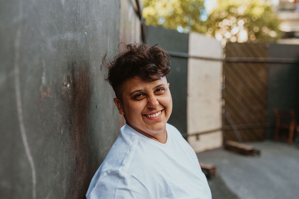 Mocchi desafía la intemperie y ofrece sus canciones como refugio colectivo 2 Mocchi desafía la intemperie y ofrece sus canciones como refugio colectivo