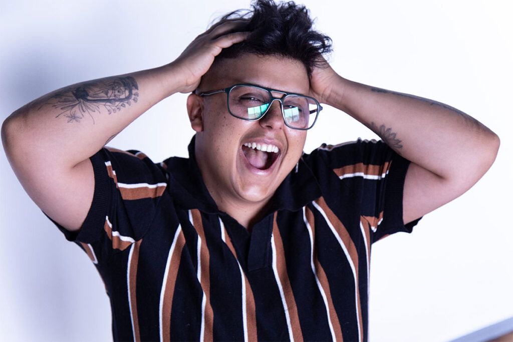 Mocchi desafía la intemperie y ofrece sus canciones como refugio colectivo 1 Mocchi desafía la intemperie y ofrece sus canciones como refugio colectivo