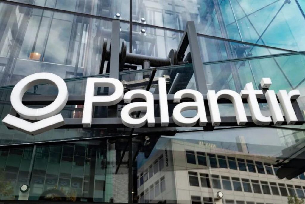Palantir, el chiche que compite con el armamento nuclear