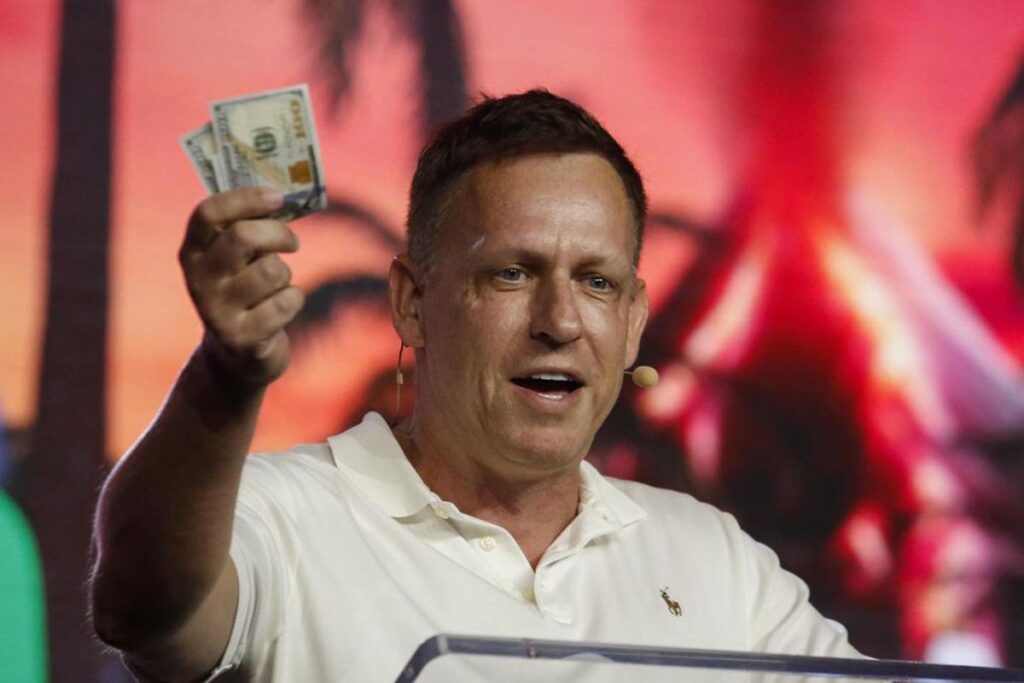 Quién es Peter Thiel, el magnate tecnócrata que se reúne con Milei en Casa Rosada y no cree en la democracia