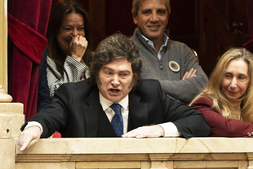 Un gobierno que hizo de la confrontación contra el pueblo un orgullo 1 Un gobierno que hizo de la confrontación contra el pueblo un orgullo