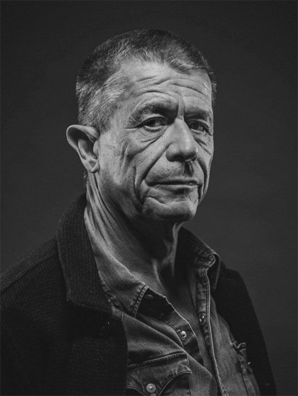 "Koljós", Emmanuel Carrère y la madre de todas sus batallas