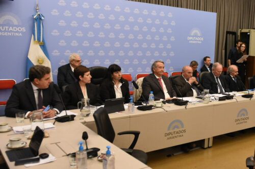Ley de Glaciares: el oficialismo logró dictamen para el proyecto  y contaría con el número suficiente para sancionarla