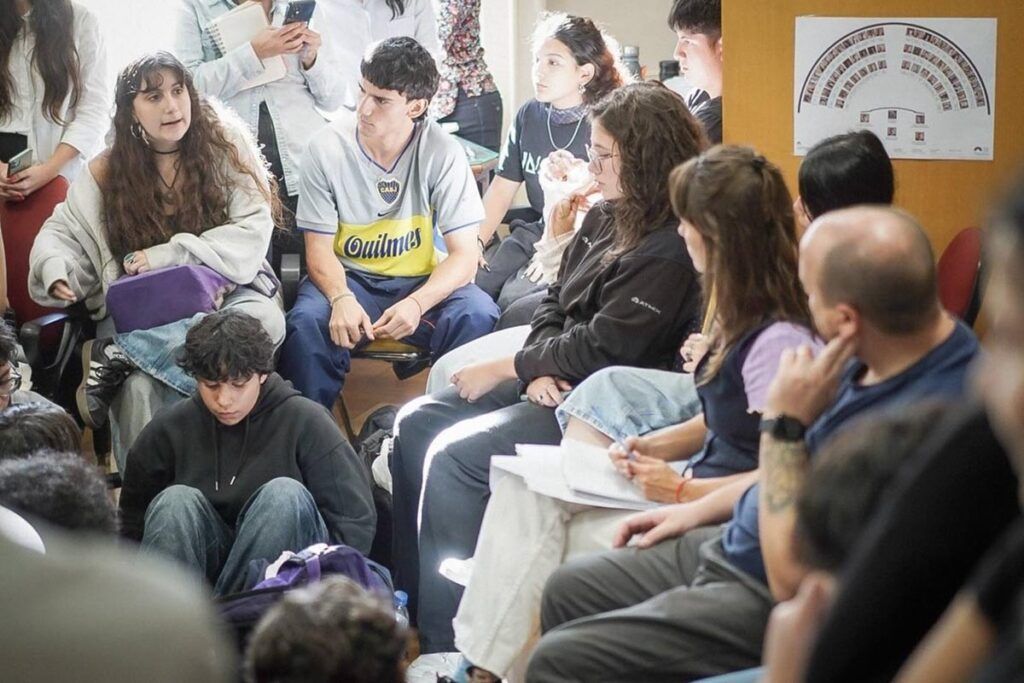 La comisión de Educación de la Legislatura se reunió para tratar la seguridad en las escuelas porteñas