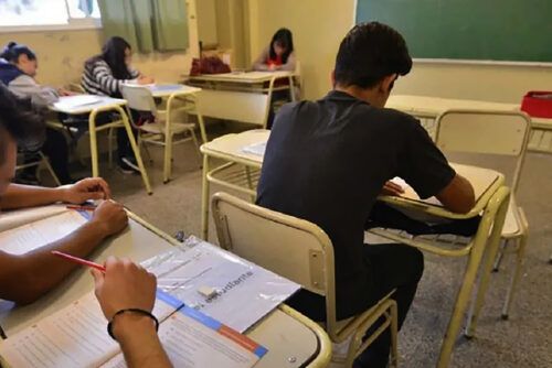 Frente a la crisis que atraviesan las escuelas y los jóvenes, diputados propusieron una «ESI del mundo digital»