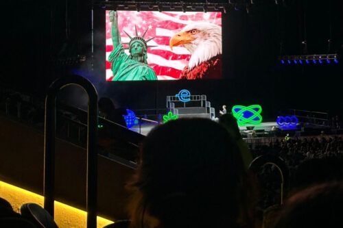 El ministerio de Educación porteño llevó estudiantes a un evento con empresarios que hablaron de meritocracia y que apoyan a Milei