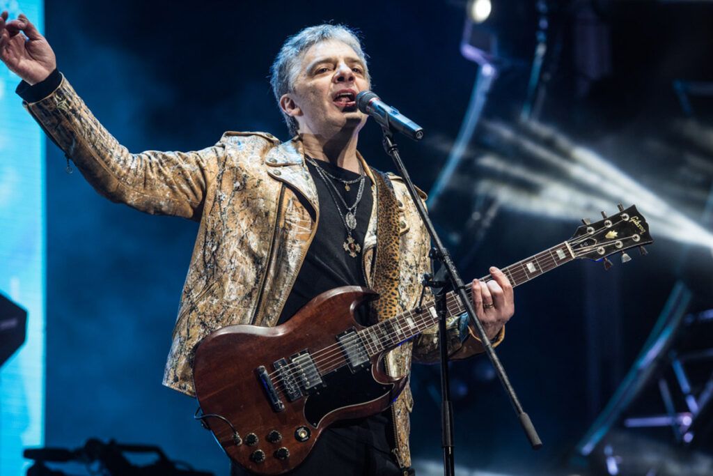 Agenda de espectáculos con lo mejor de la semana: Bad Religion, Dolina y Sztajnszrajber, Maggie Cullen, Adriana Calcanhotto y Cazzu en el cine