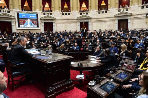 A pura rosca, el oficialismo intenta reactivar la actividad legislativa en el Congreso para recuperar el control de la agenda