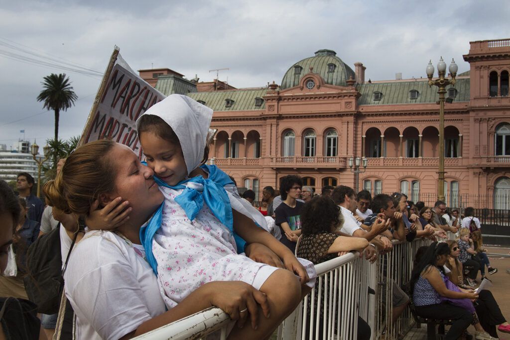 La agencia ANCCOM presentó su primer libro y reivindicó el fotoperiodismo como una herramienta de memoria y resistencia