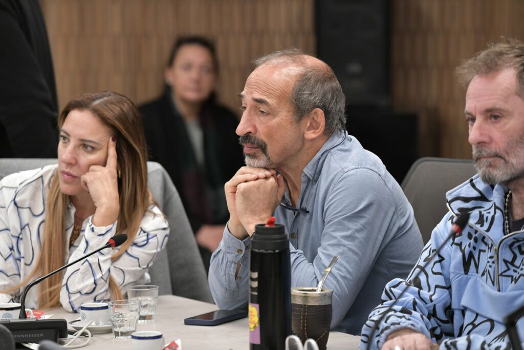 Periodistas y medios denunciaron en el Congreso una “escalada de agresiones” por parte del gobierno de Milei