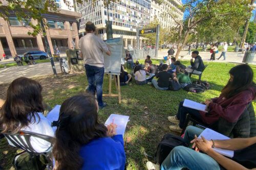 La universidad de la calle: postales de las clases públicas contra la crueldad