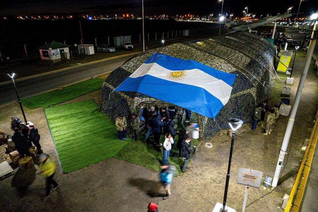 Postales de Memoria y Soberanía: la vigilia por Malvinas en imágenes