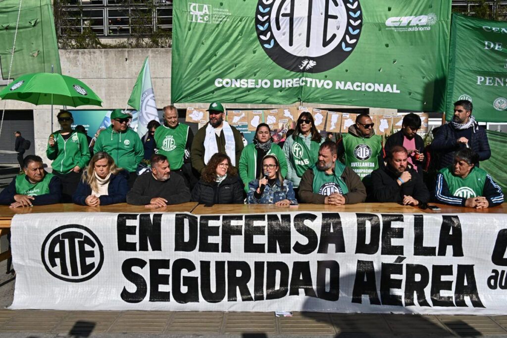 Trabajadores de aeropuertos protestan en todo el país contra el desfinanciamiento de organismos del sistema aerocomercial