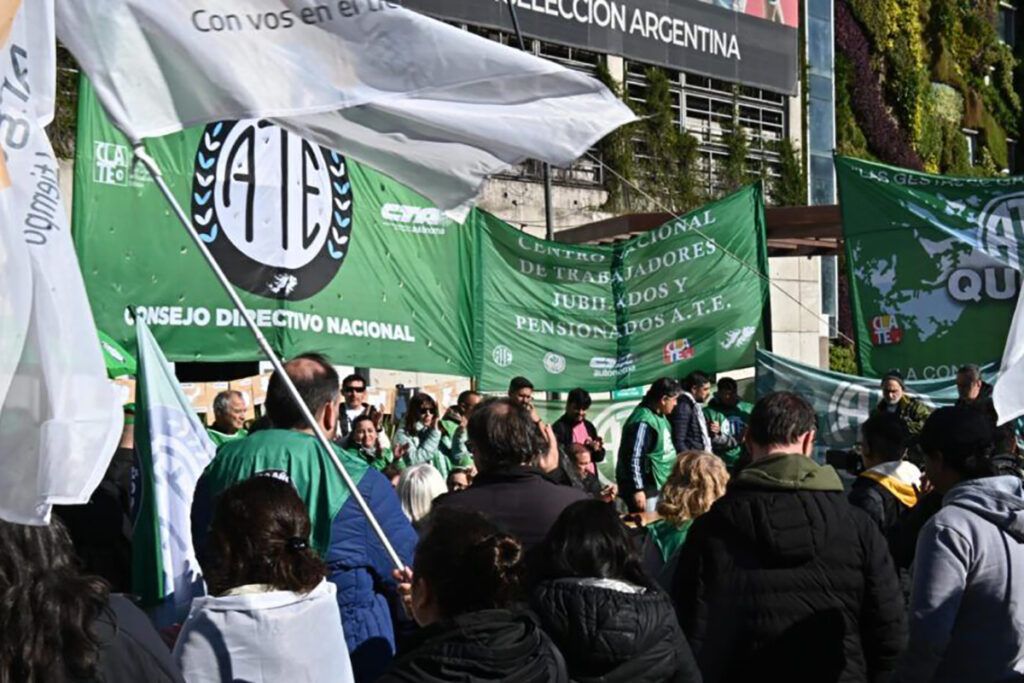 Trabajadores de aeropuertos protestan en todo el país contra el desfinanciamiento de organismos del sistema aerocomercial