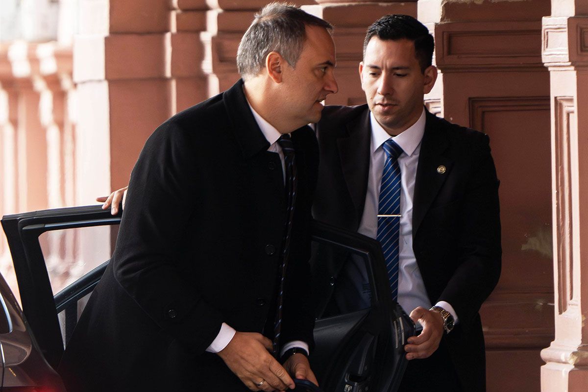 En Comodoro Py no le creen a Adorni y el fiscal pidió su declaración jurada